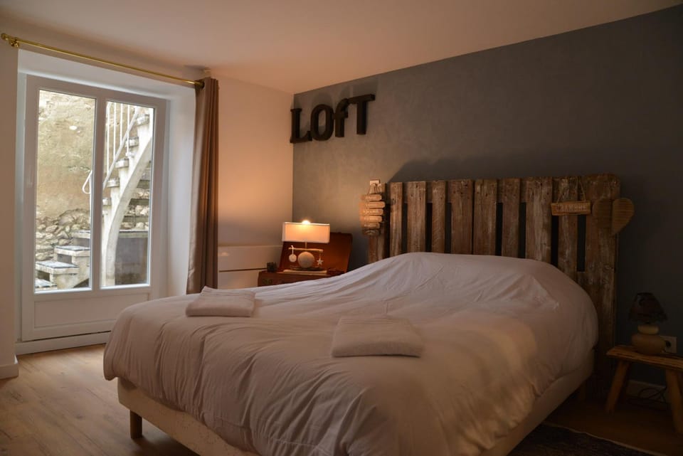 DNJ Appart Hotel Bed and Breakfast in Centre-Val de Loire
