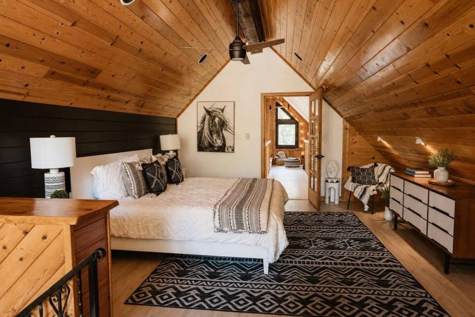 Romantic Forest Lovers Nest by Casa Oso House in Sierra Nevada