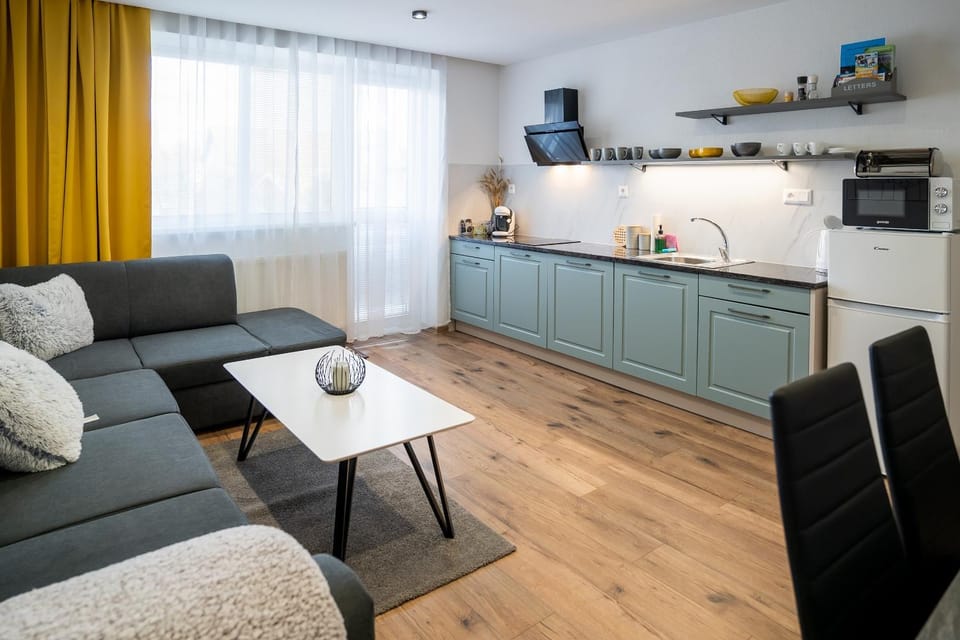 Kitchen or kitchenette, Living room
