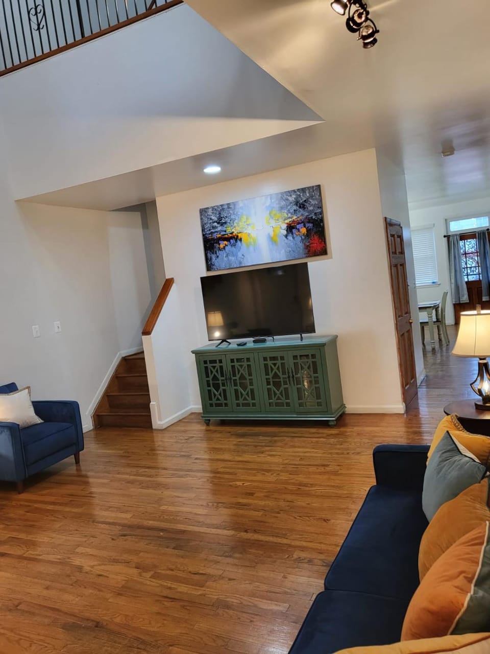 TV and multimedia, Living room, Seating area