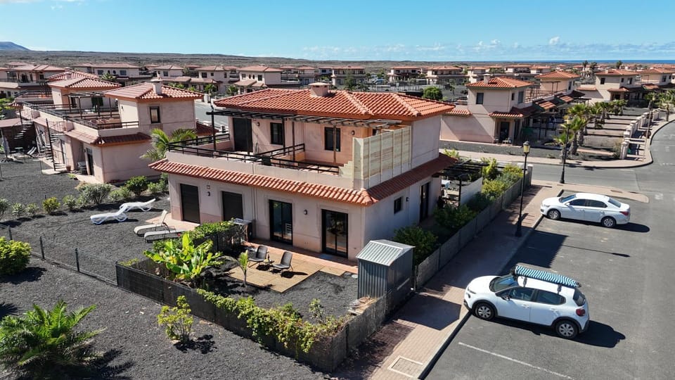 Property building, Bird's eye view, City view, Parking