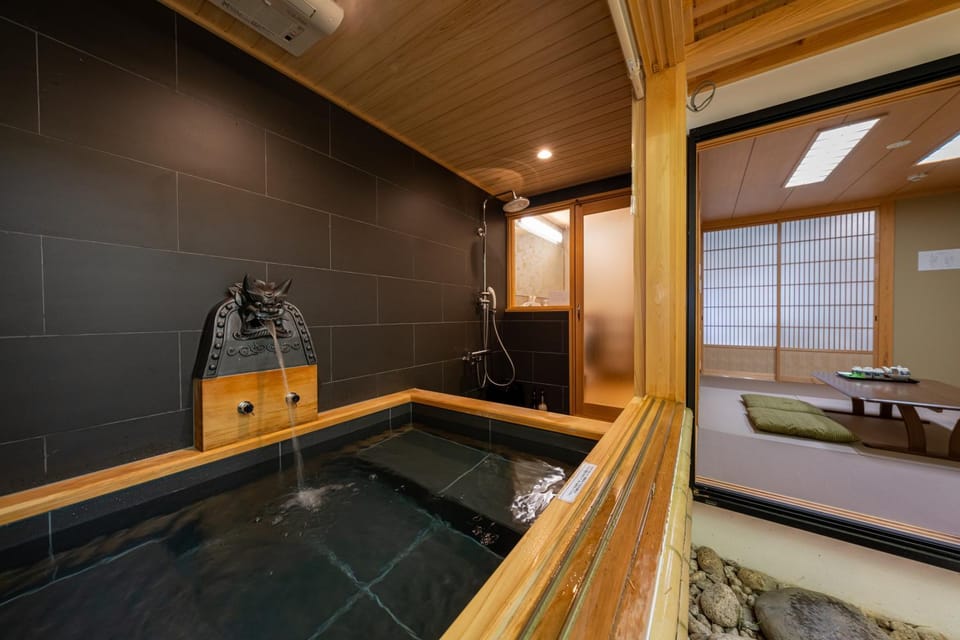 Bathroom, Photo of the whole room