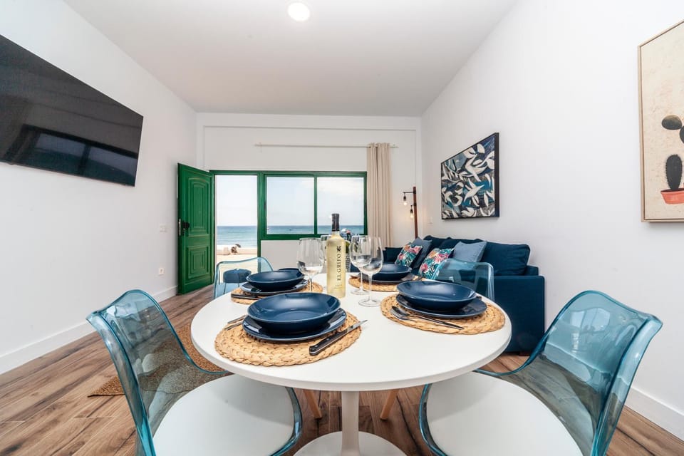Luxury Suite Sea Front V Apartment in Isla de Lanzarote