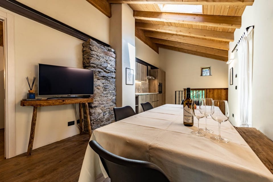 TV and multimedia, Dining area