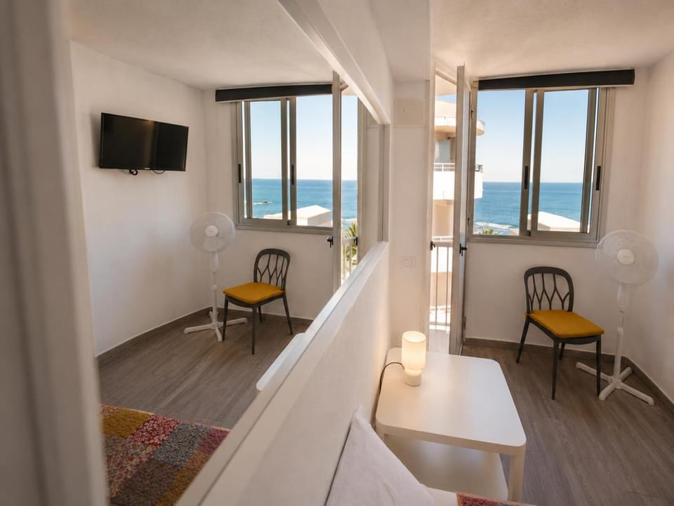 Natural landscape, TV and multimedia, Balcony/Terrace, Beach