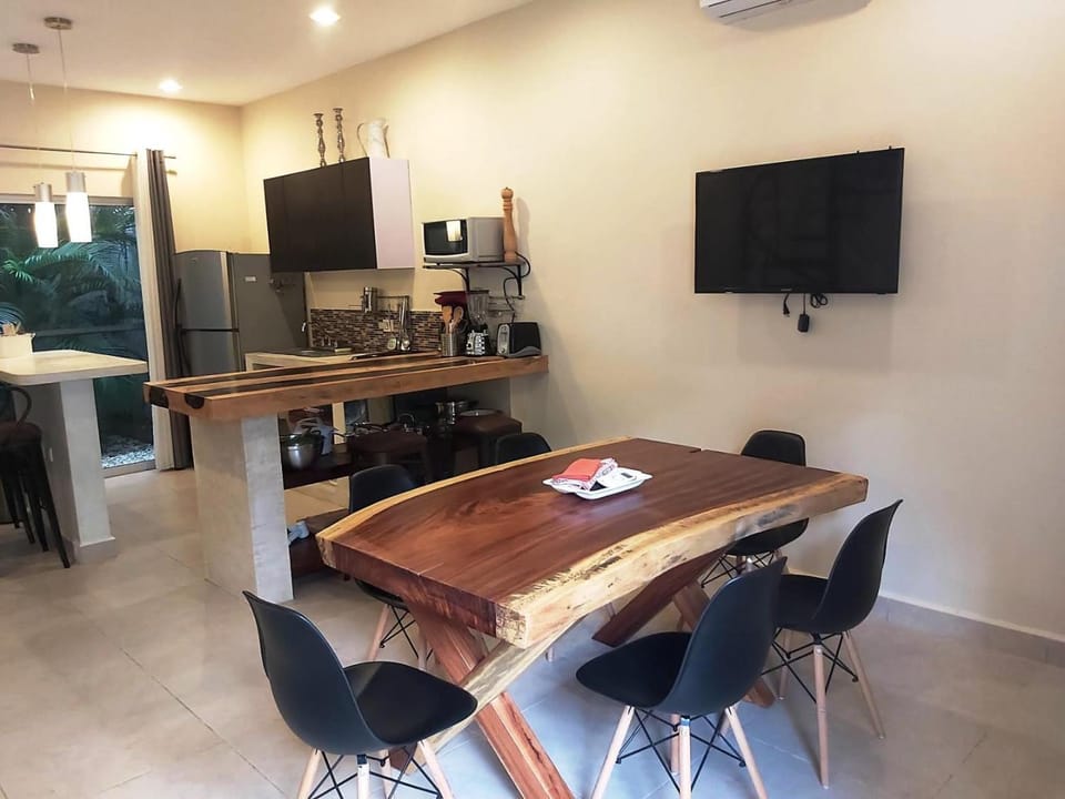 TV and multimedia, Kitchen or kitchenette, Dining area, minibar, pet friendly, stove