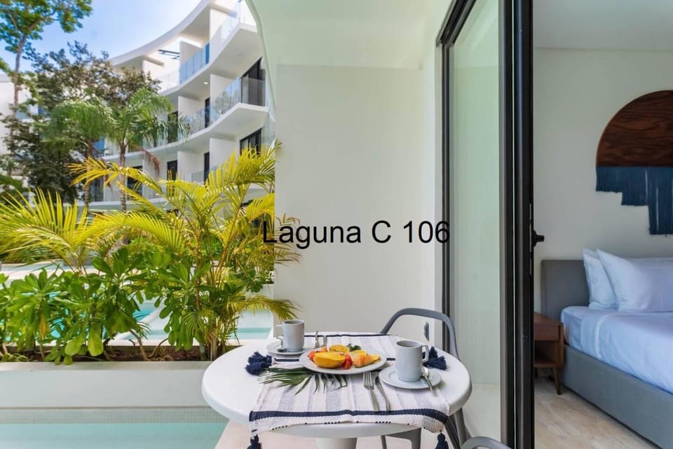 Balcony/Terrace, Pool view