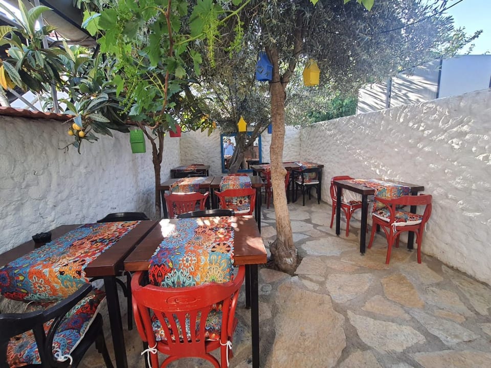 Restaurant/places to eat, Garden, Internal: Not applicable to any particular room