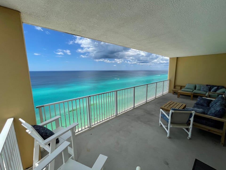 Natural landscape, View (from property/room), Balcony/Terrace, Seating area, Beach, Sea view