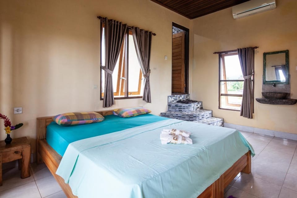 Bed, Photo of the whole room, Bedroom, air conditioner