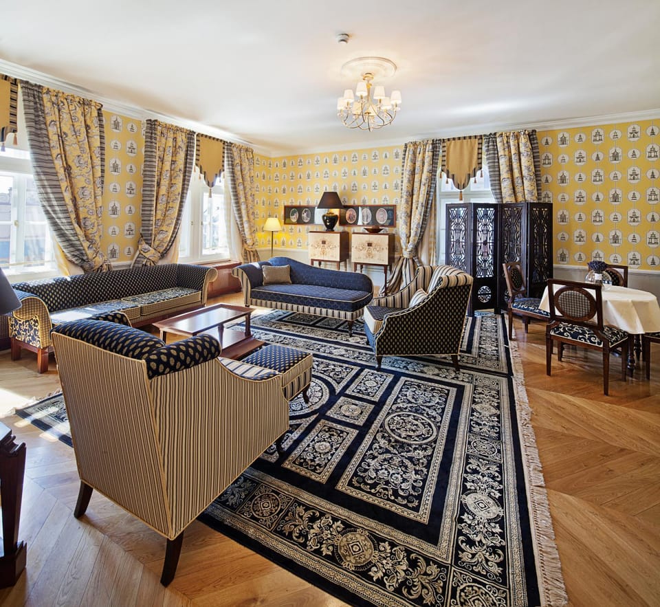 Living room, Photo of the whole room, Seating area