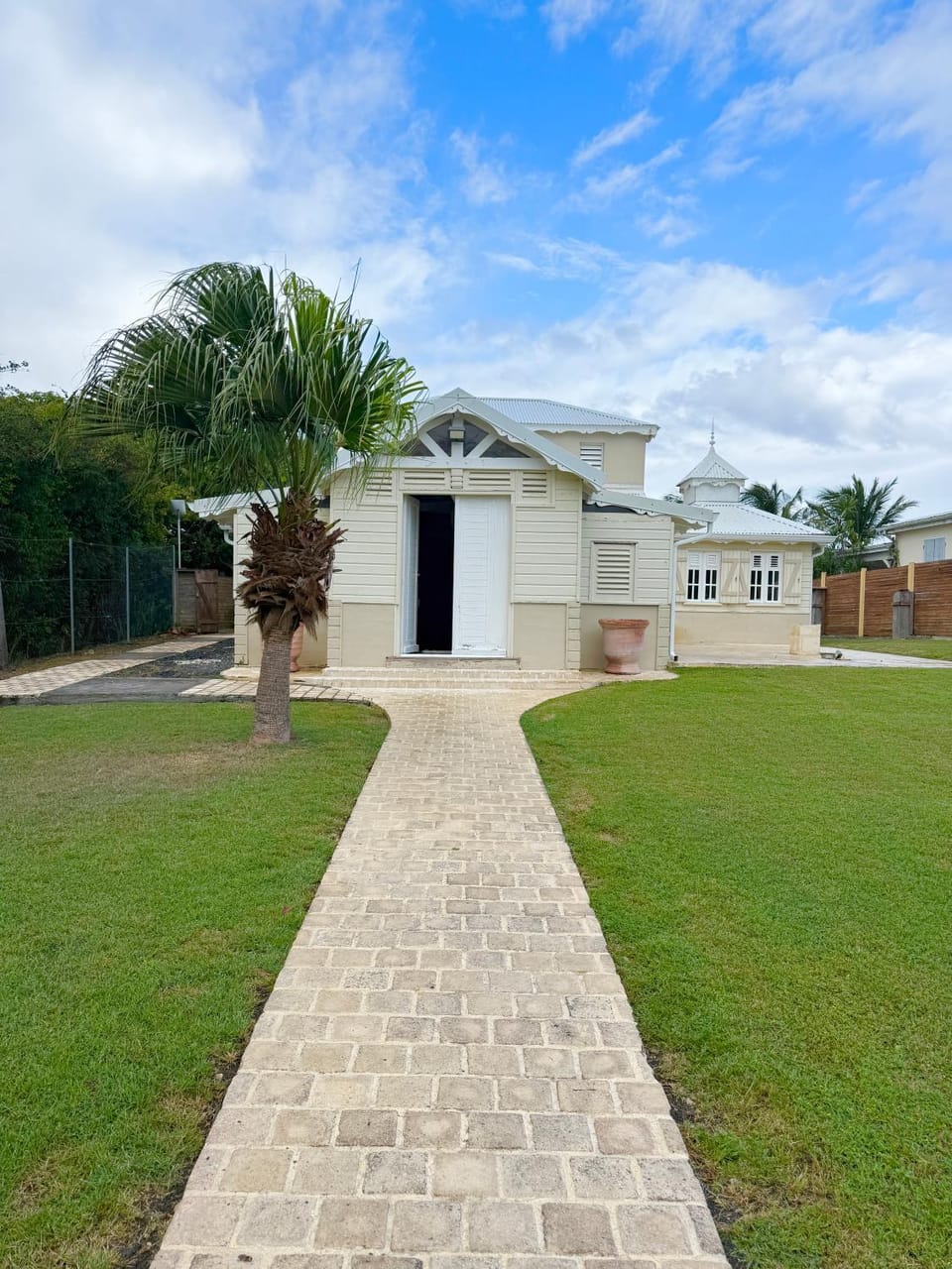 VILLA HOLIDAYS - Piscine + Vue sur mer + Accès randonnée Villa in Grande-Terre, Guadeloupe