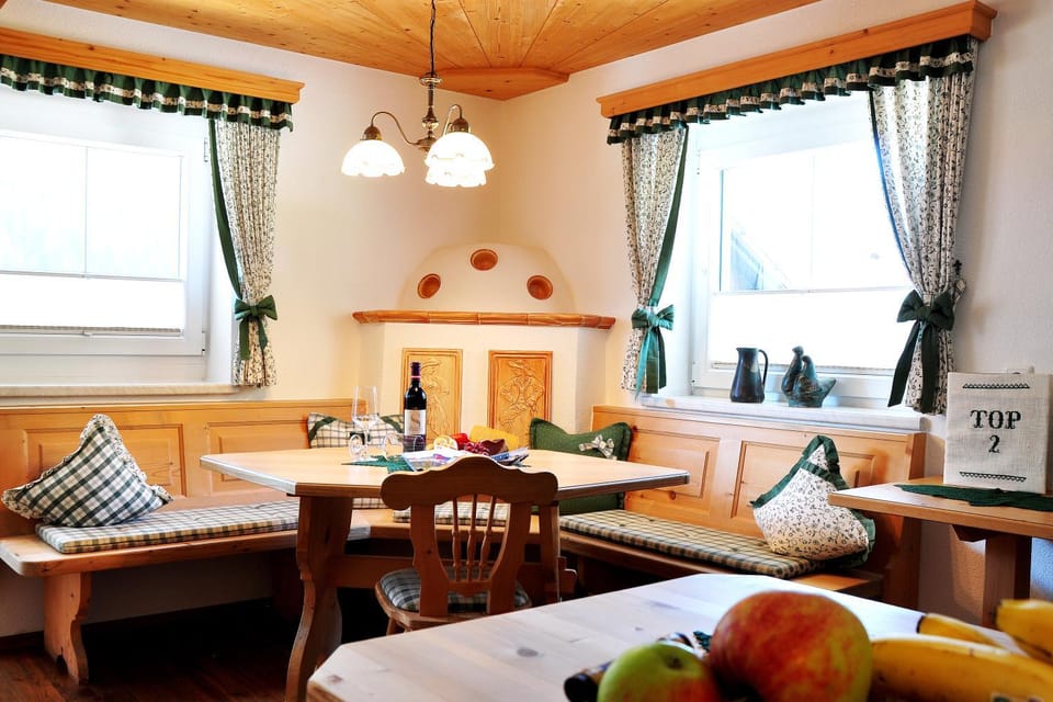 Property building, Decorative detail, Seating area