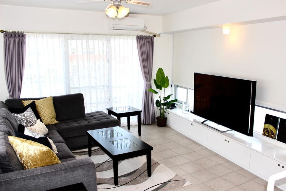 Communal lounge/ TV room, Living room