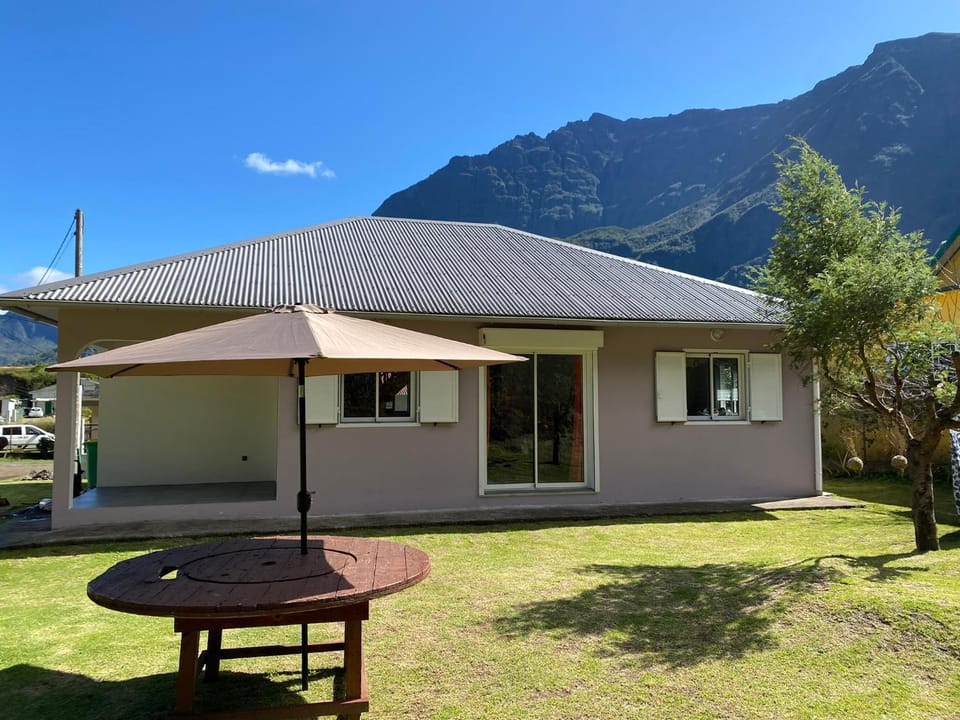 Property building, Patio, Garden