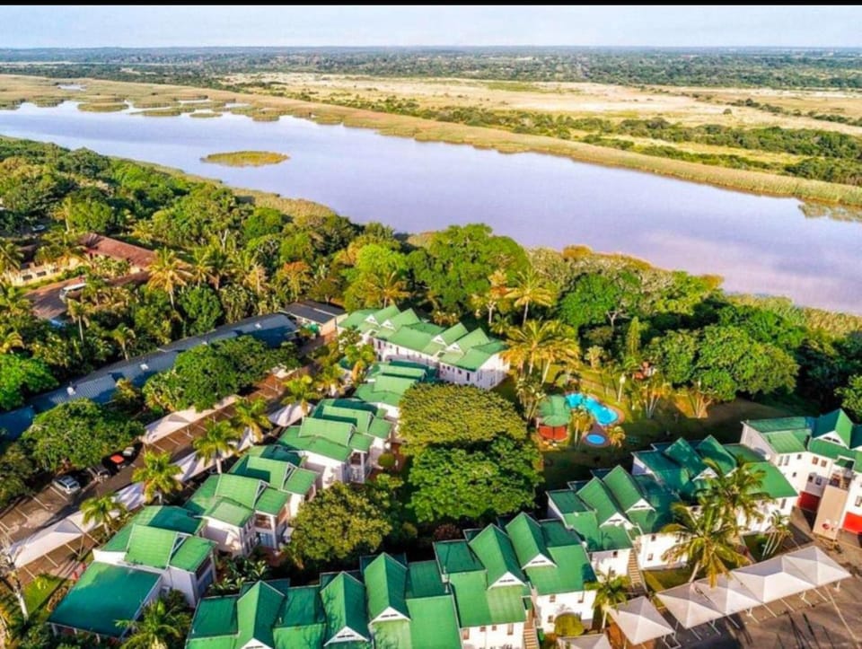 Chaval Cove , 3 bedroom 2 Bathroom in St Lucia The bridge Apartment in KwaZulu-Natal
