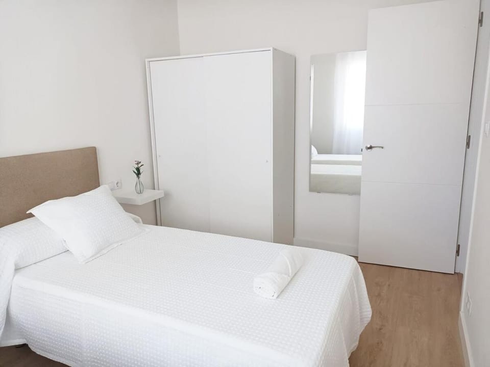 Bed, Photo of the whole room, Bedroom, wardrobe