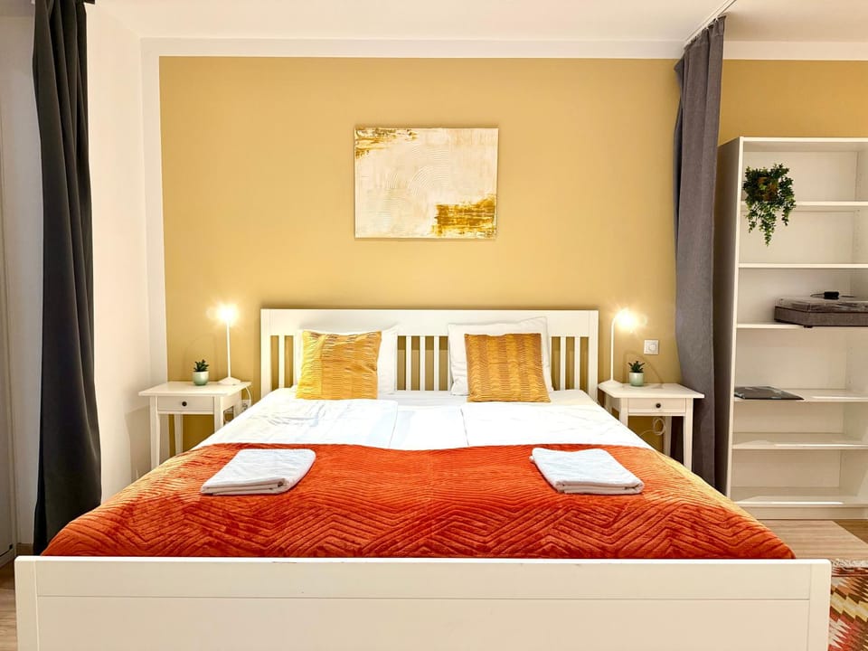 Bed, Bedroom