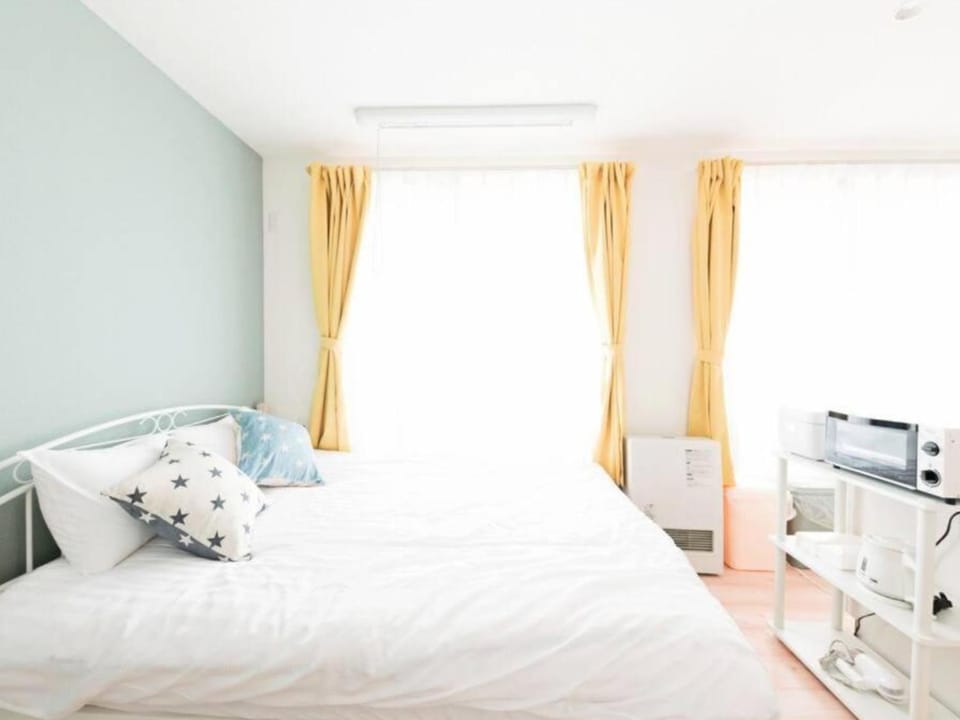 Bed, Living room, Photo of the whole room, Bedroom