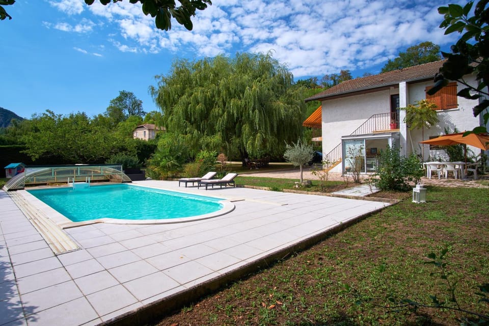 Property building, Swimming pool