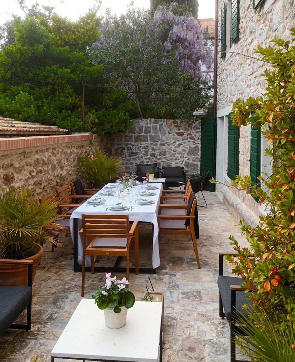 Garden, Dining area, Garden view, Inner courtyard view