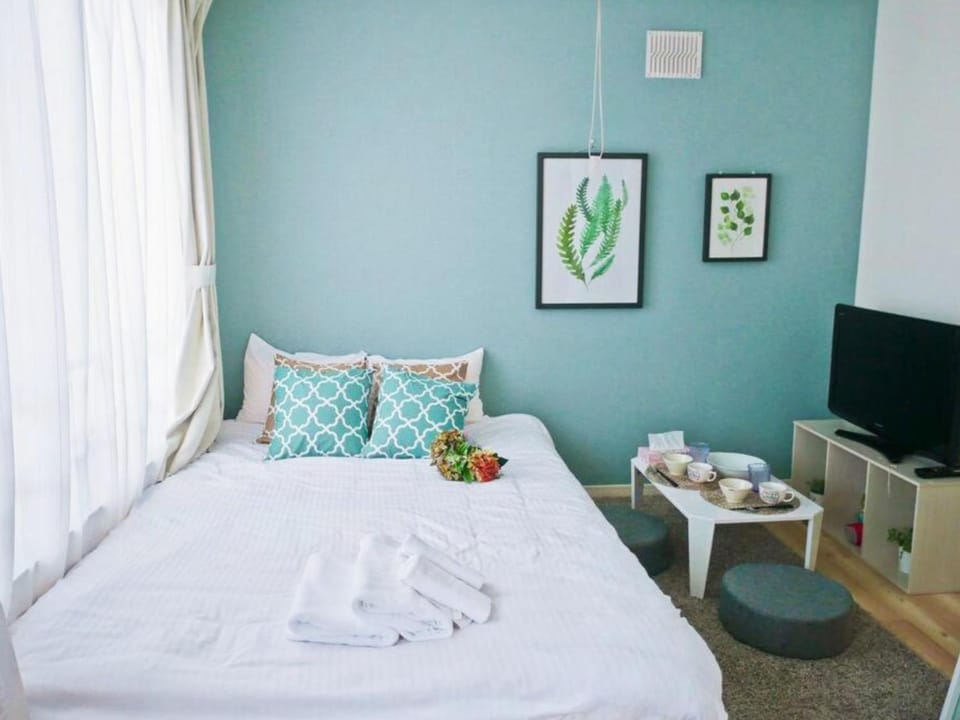 Bed, Living room, Photo of the whole room, Bedroom