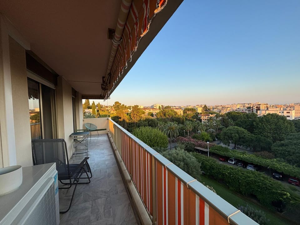 Appartement Juan-Les-Pins, 4 pieces, 80m2, Residence Luxe Piscine Tennis Apartment in Antibes