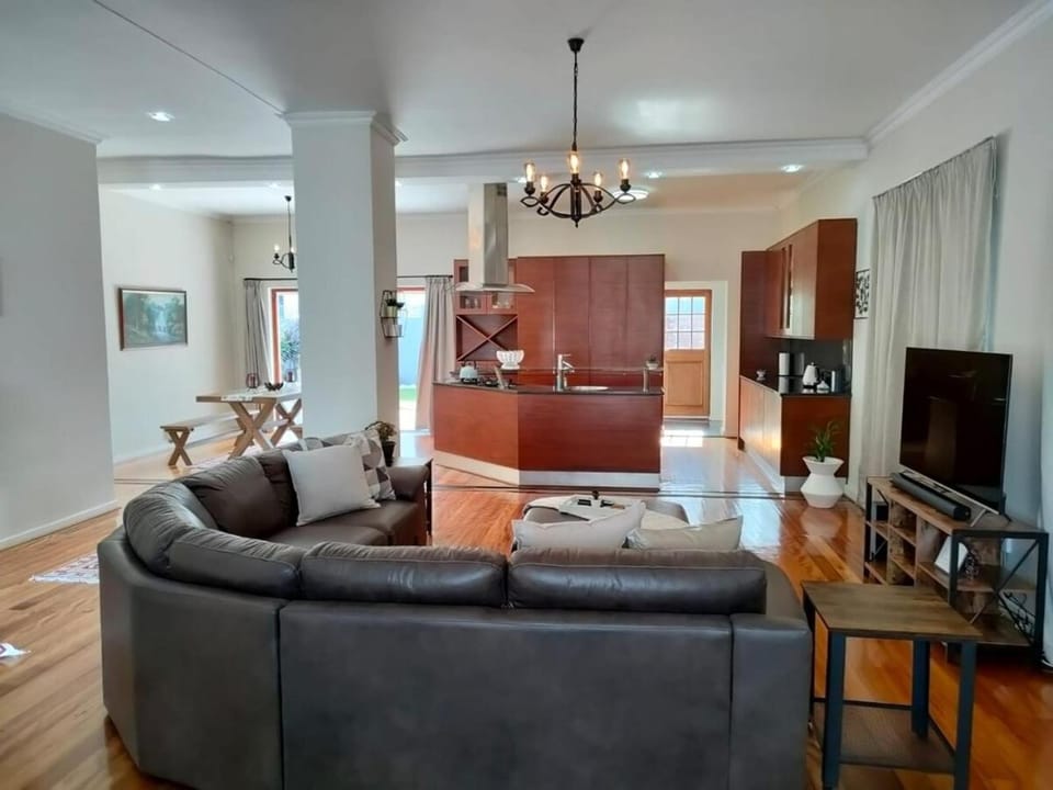 TV and multimedia, Living room, Dining area, kitchen