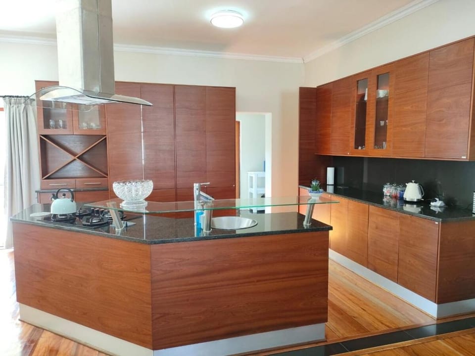 Coffee/tea facilities, kitchen