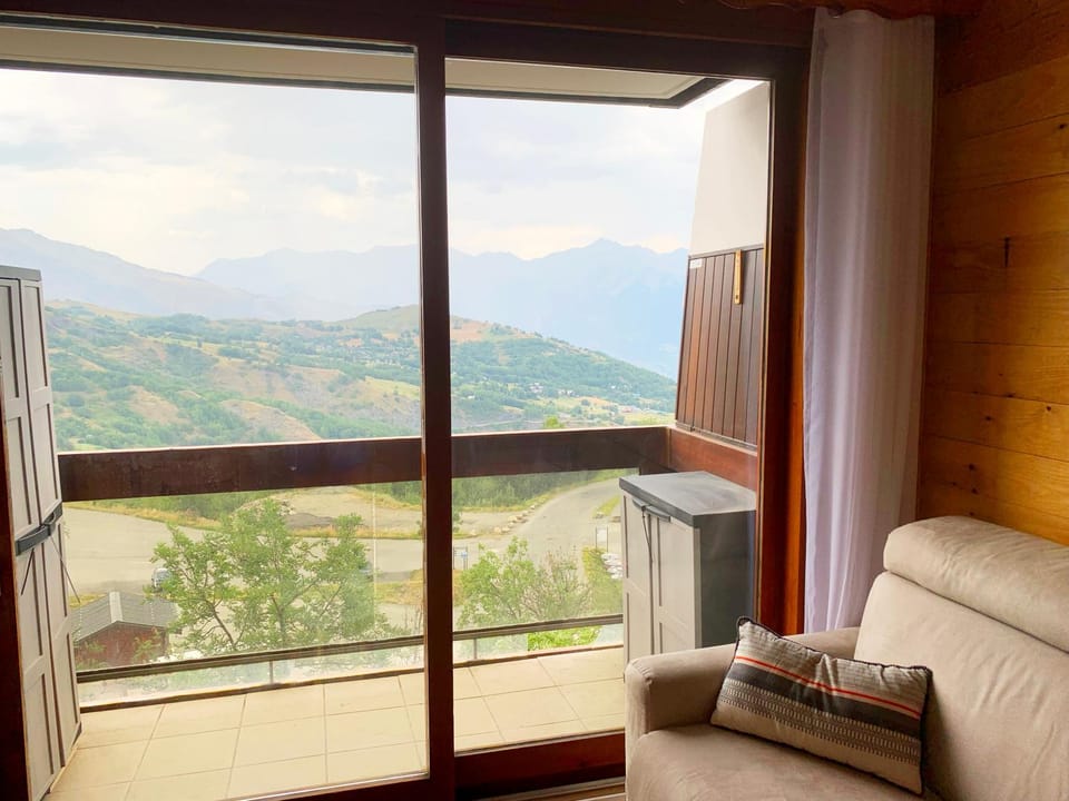 Balcony/Terrace, Mountain view, Parking