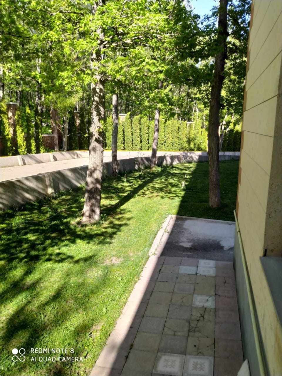 Facade/entrance, Area and facilities