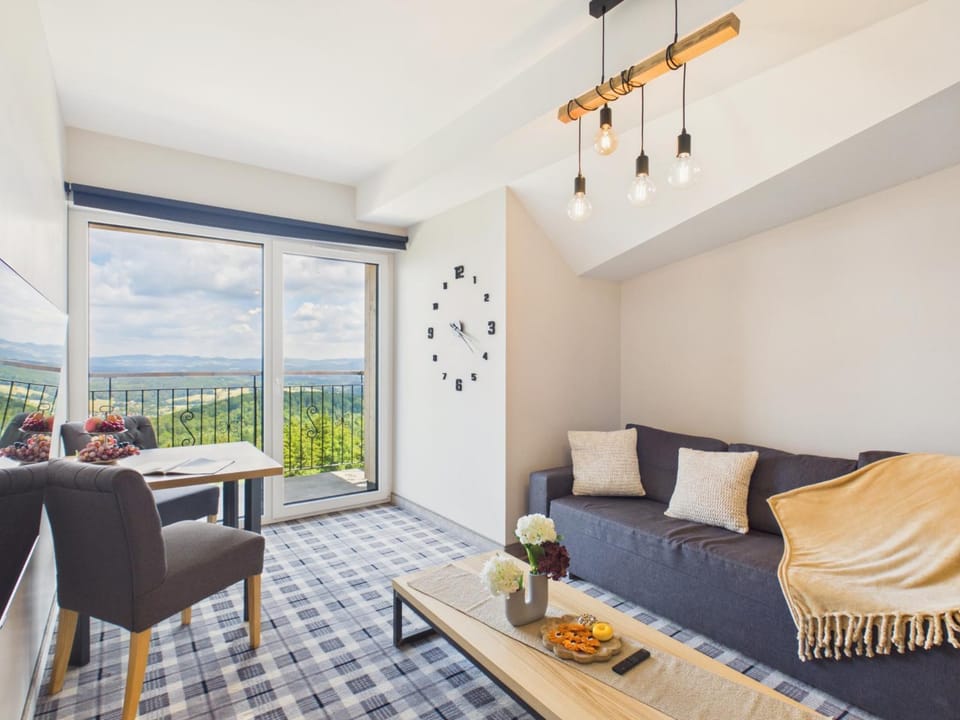 View (from property/room), Balcony/Terrace, Living room, Seating area, Mountain view