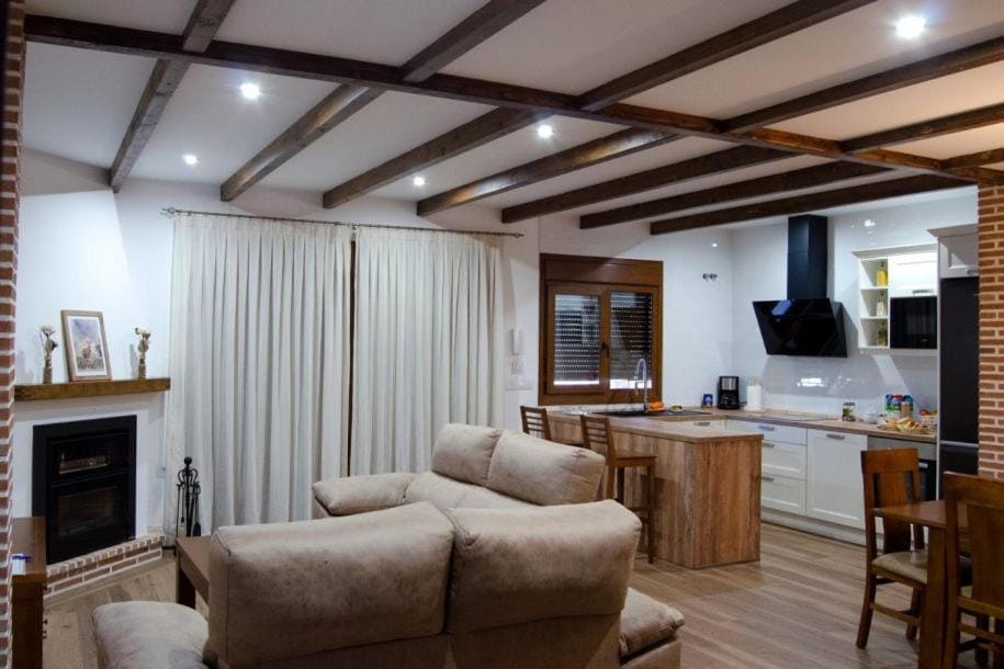 Lounge or bar, Communal kitchen, flat iron