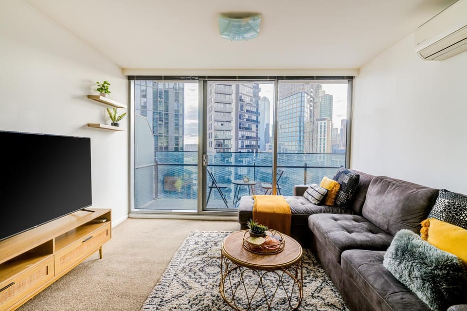 TV and multimedia, Balcony/Terrace, Living room, Seating area, pet friendly, air conditioner