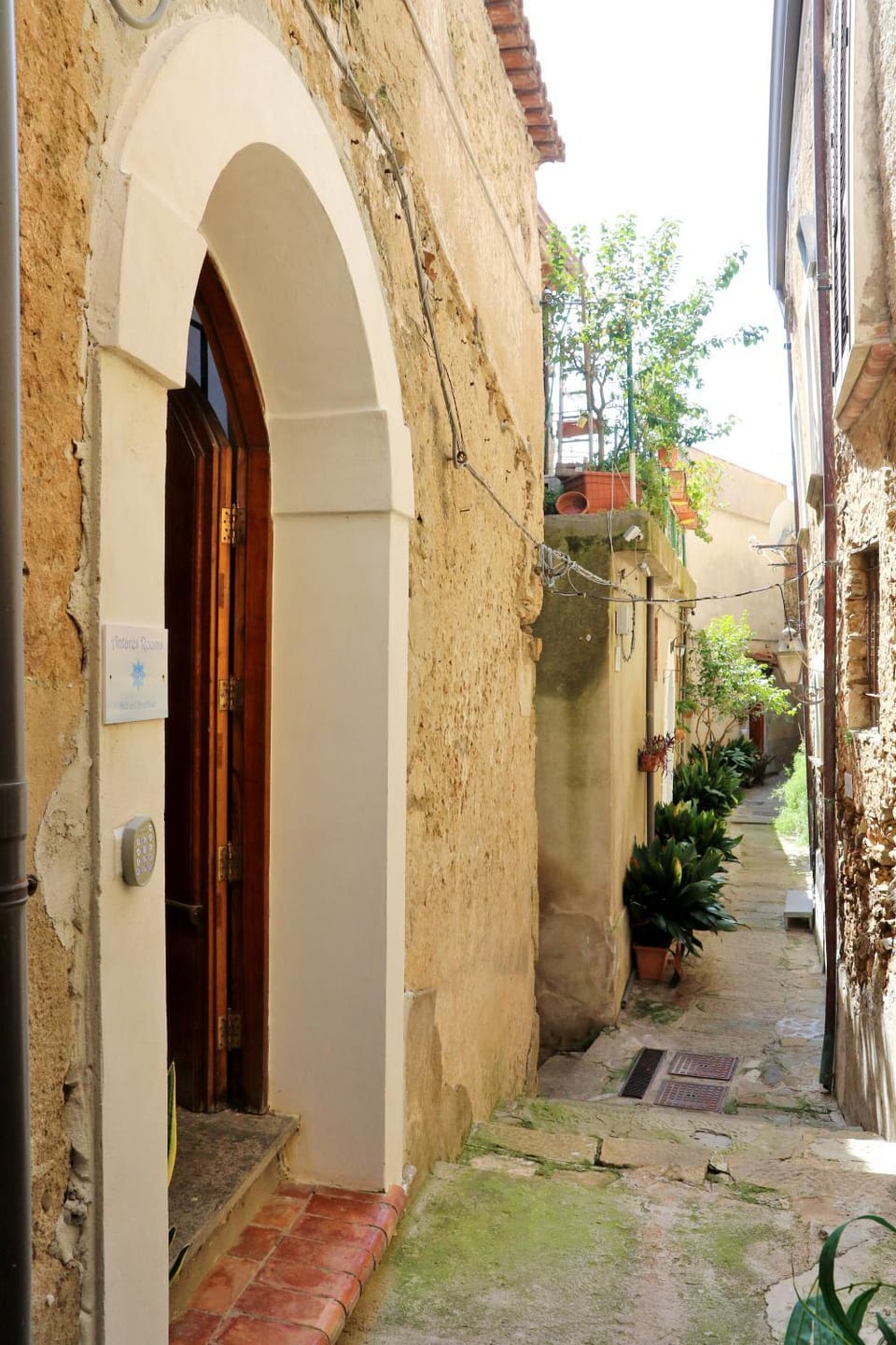 Facade/entrance