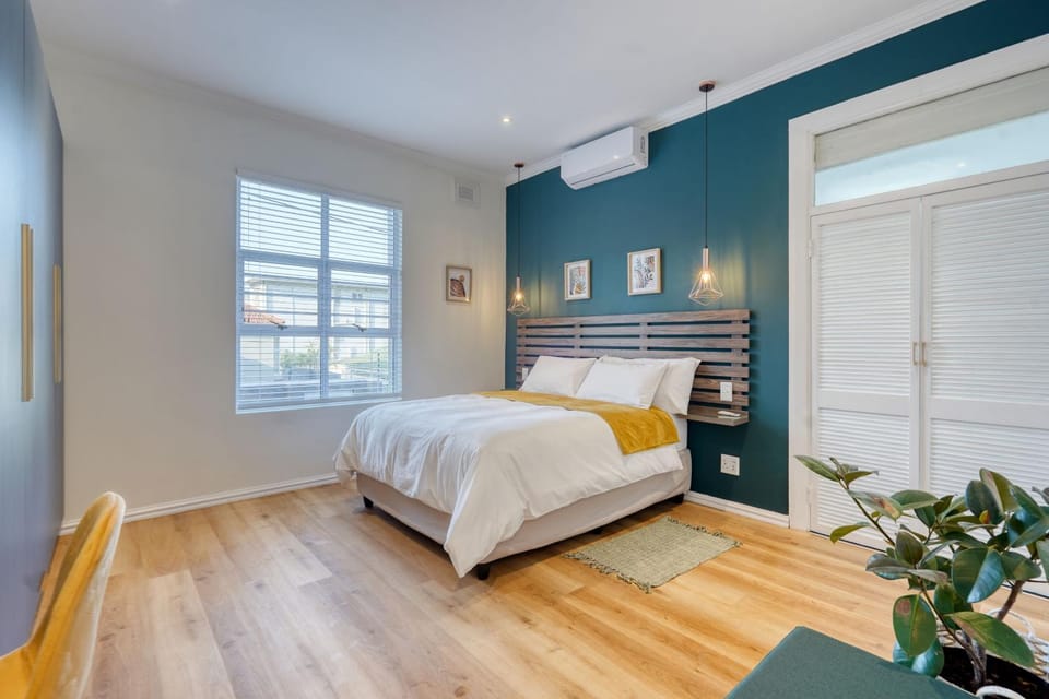 Bed, Photo of the whole room, Bedroom, air conditioner
