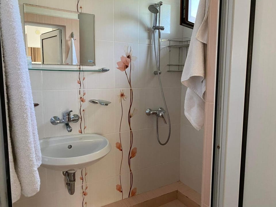 Петрови Apartment in Burgas Province