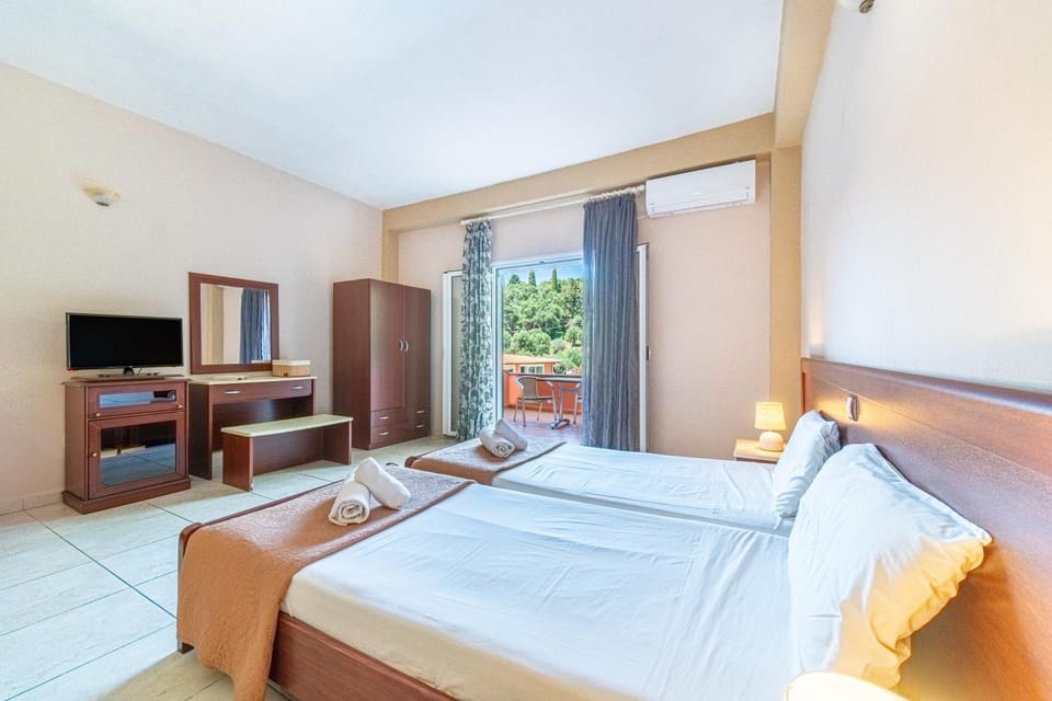 Living room, Bedroom