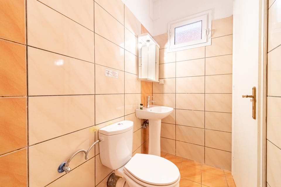 Bathroom, Living room