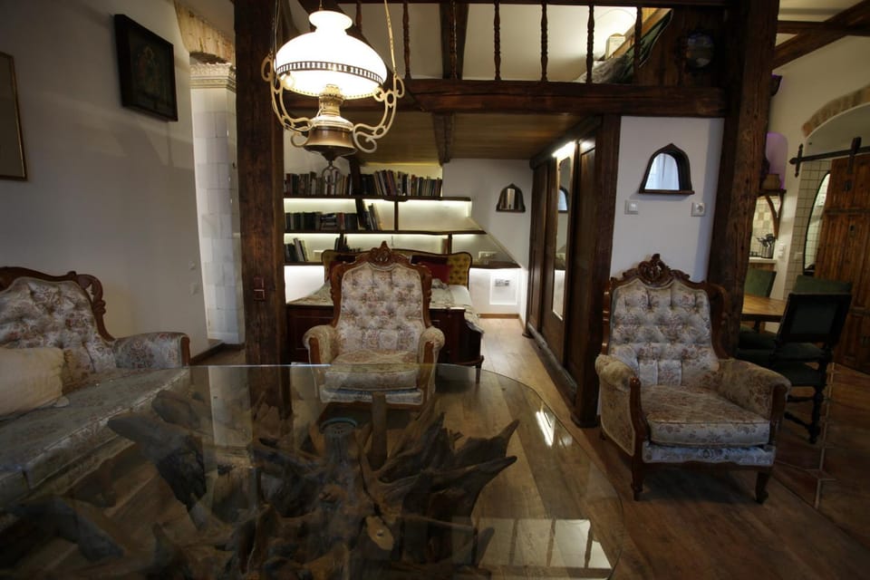 Living room, Seating area, Bedroom, bunk bed, Family, hair dresser