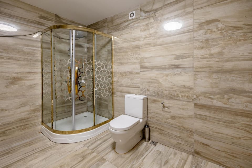 Shower, Toilet, Bathroom