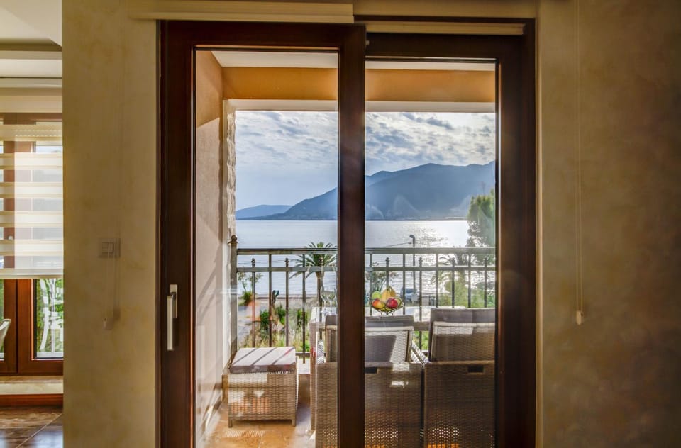 Patio, Day, Natural landscape, View (from property/room), Balcony/Terrace, Mountain view, Sea view