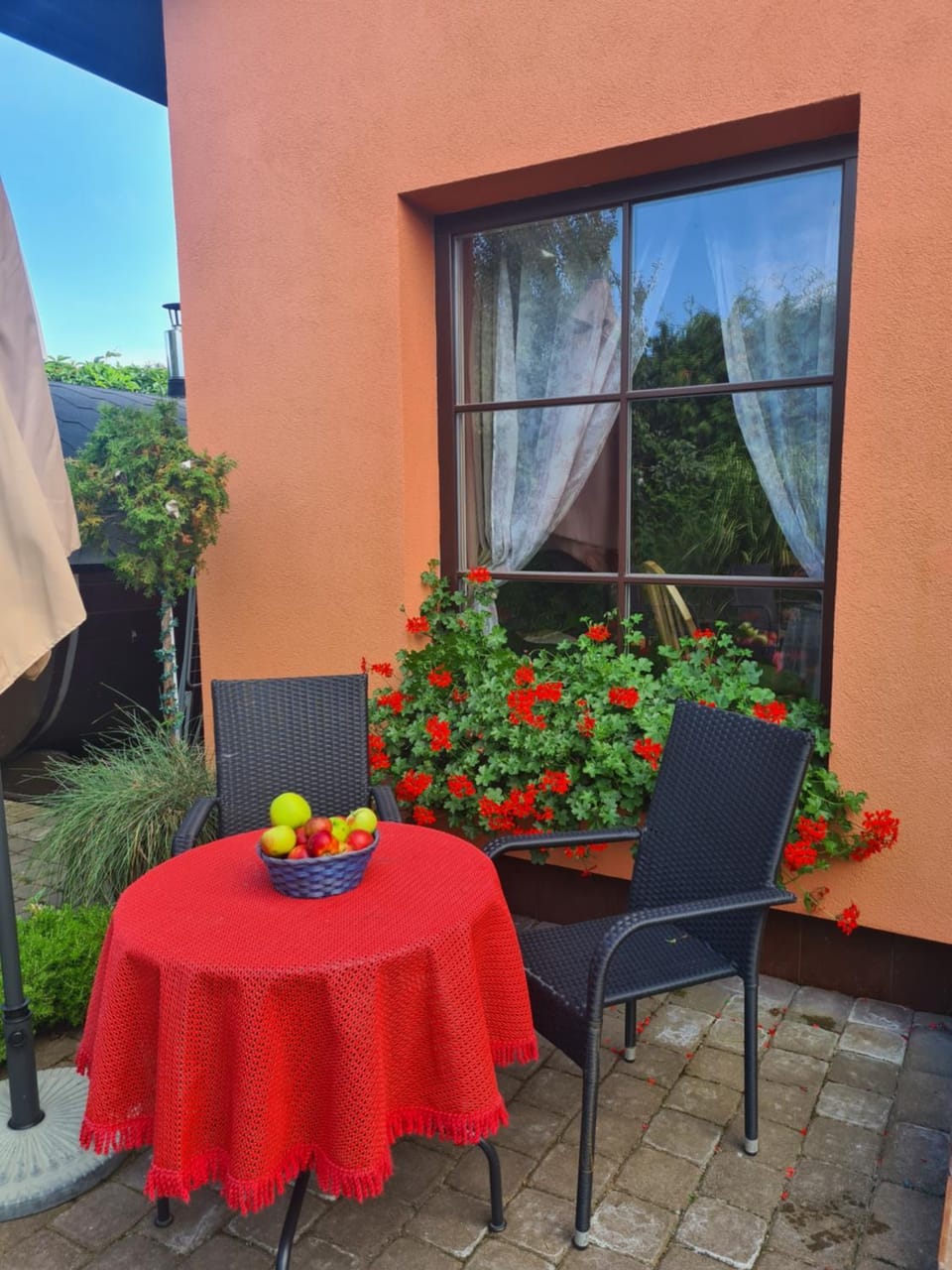 Patio, Garden, Balcony/Terrace, Seating area, Autumn