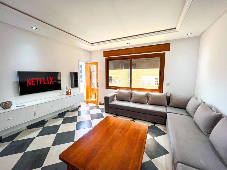 Communal lounge/ TV room, TV and multimedia, Living room, Seating area, Evening entertainment