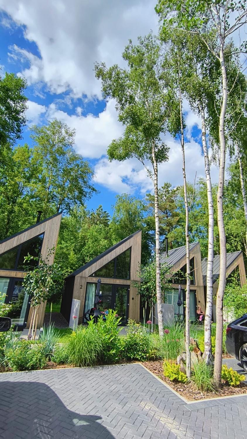 Property building, Natural landscape, Garden, Garden view, Parking