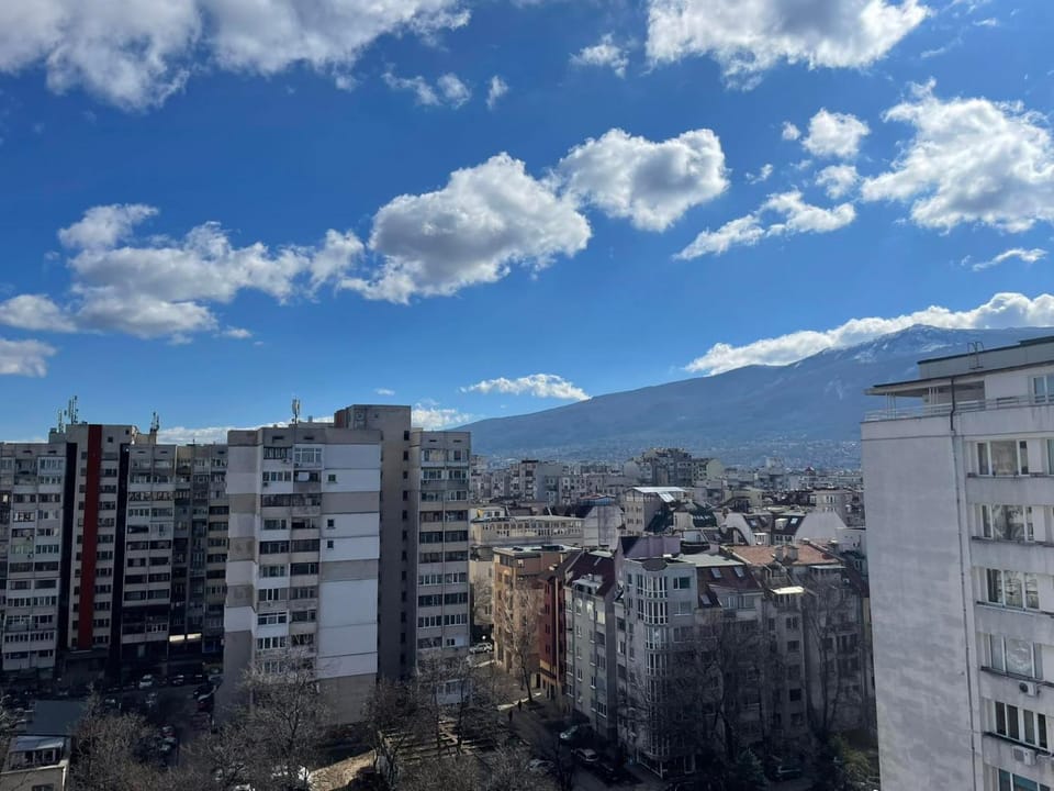 City view, Mountain view