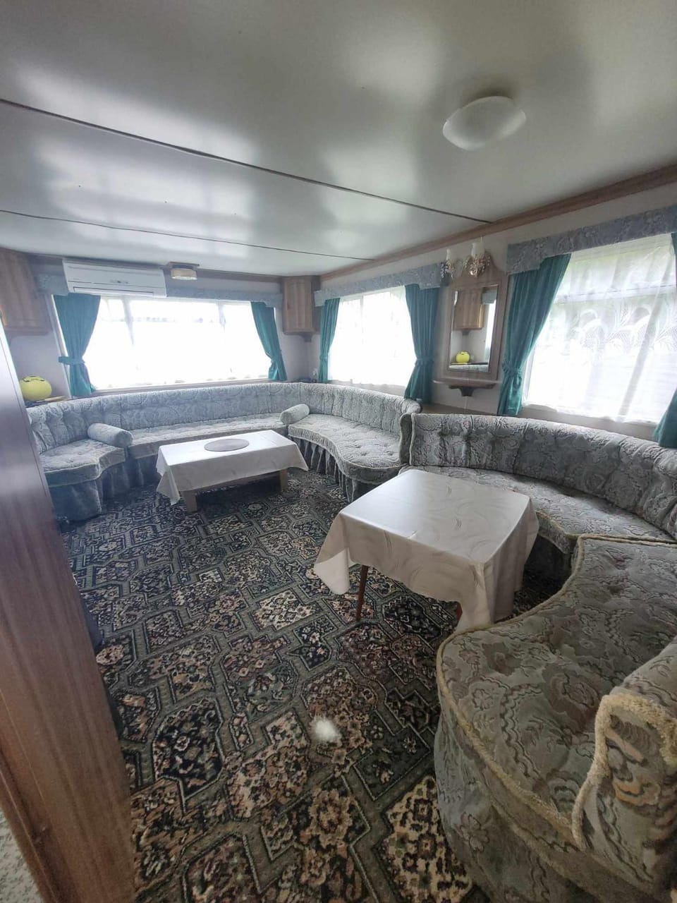 Living room, Seating area, air conditioner