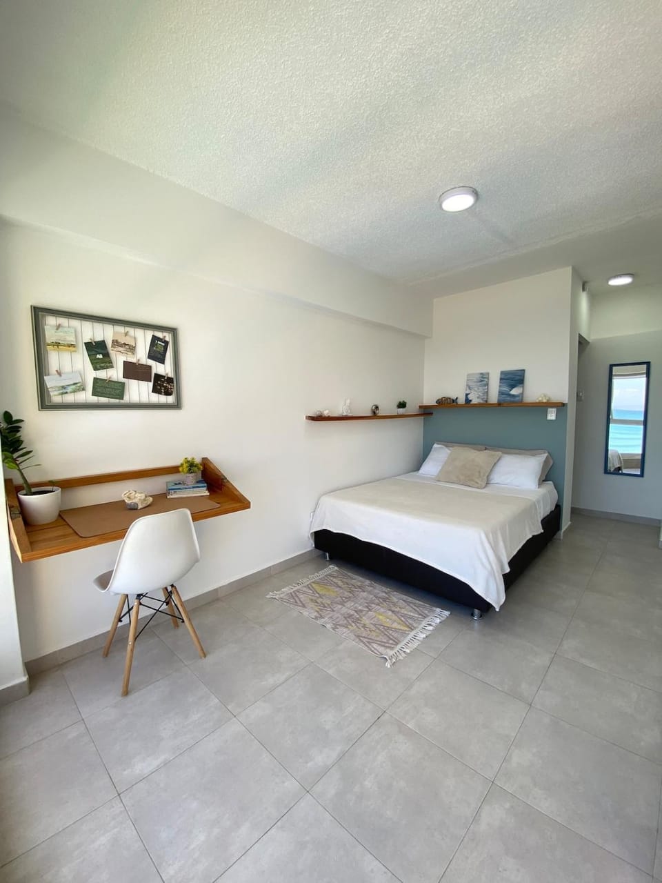 Bed, Photo of the whole room