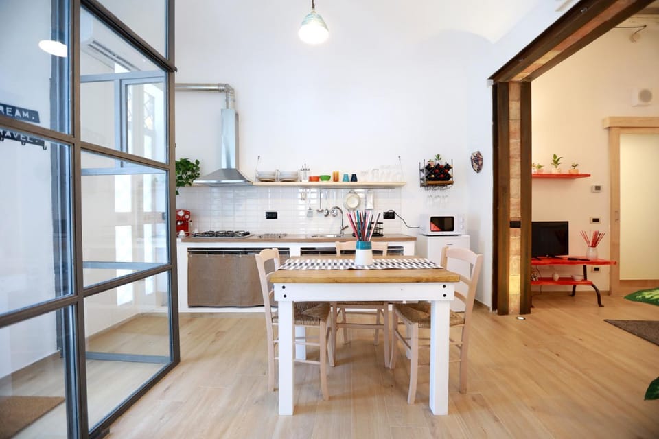 Dining area, Communal kitchen