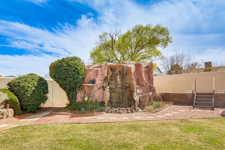 3 Mi to Lake Powell: Home w/ Hot Tub & Waterfall House in Page